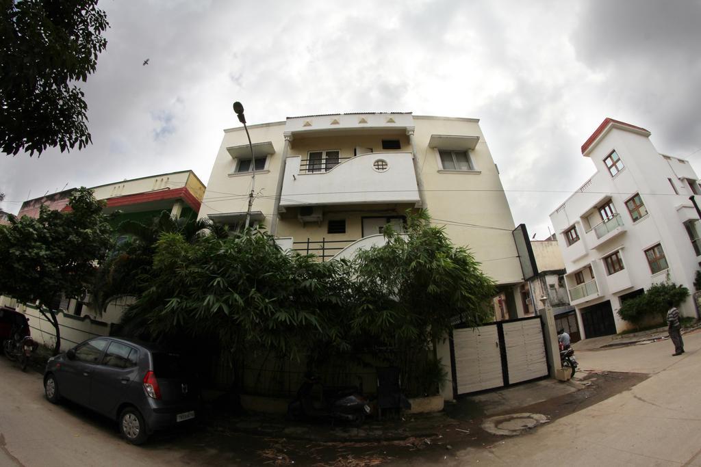 Maxi Stay - Royapettah Bed & Breakfast Chennai